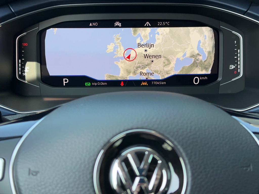 tweedehands Volkswagen T-Roc 1.5 TSI 150pk DSG R-line | 19 inch | Led | Trekhaak | Virtual cockpit | Carplay | Rijklaar incl. 1 jaar Bovag garantie   – beschikbaar bij Van de Velde Auto’s
