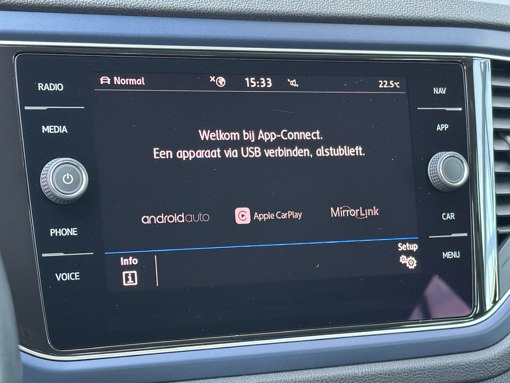 tweedehands Volkswagen T-Roc 1.5 TSI 150pk DSG R-line | 19 inch | Led | Trekhaak | Virtual cockpit | Carplay | Rijklaar incl. 1 jaar Bovag garantie   – beschikbaar bij Van de Velde Auto’s