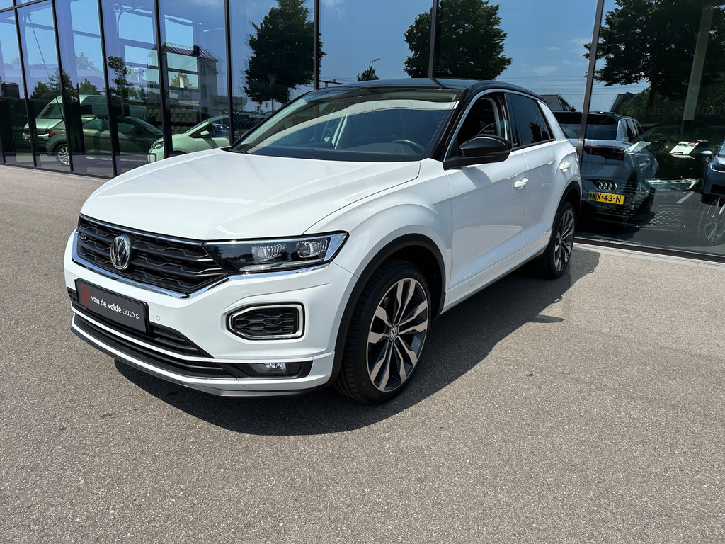 tweedehands Volkswagen T-Roc 1.5 TSI 150pk DSG R-line | 19 inch | Led | Trekhaak | Virtual cockpit | Carplay | Rijklaar incl. 1 jaar Bovag garantie   – beschikbaar bij Van de Velde Auto’s