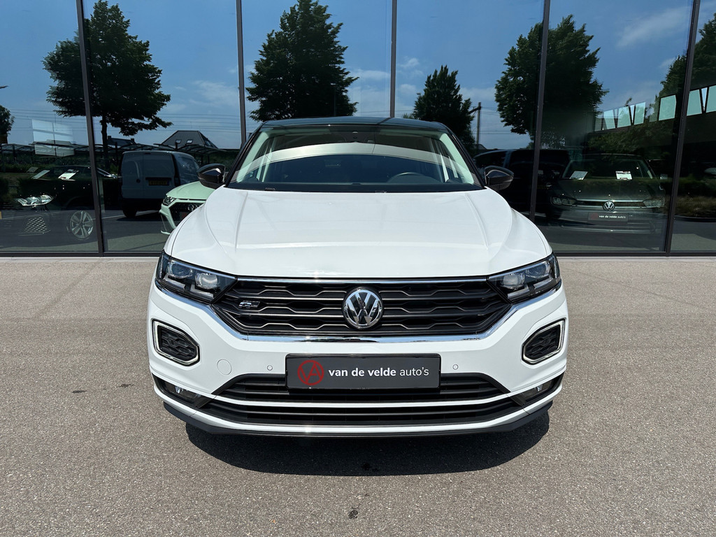 tweedehands Volkswagen T-Roc 1.5 TSI 150pk DSG R-line | 19 inch | Led | Trekhaak | Virtual cockpit | Carplay | Rijklaar incl. 1 jaar Bovag garantie   – beschikbaar bij Van de Velde Auto’s