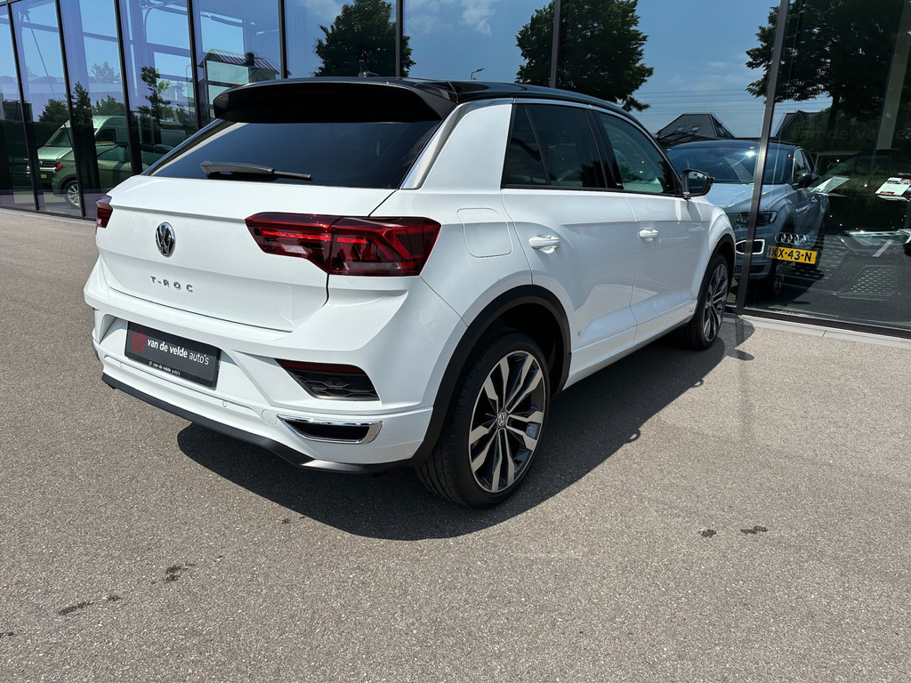 tweedehands Volkswagen T-Roc 1.5 TSI 150pk DSG R-line | 19 inch | Led | Trekhaak | Virtual cockpit | Carplay | Rijklaar incl. 1 jaar Bovag garantie   – beschikbaar bij Van de Velde Auto’s