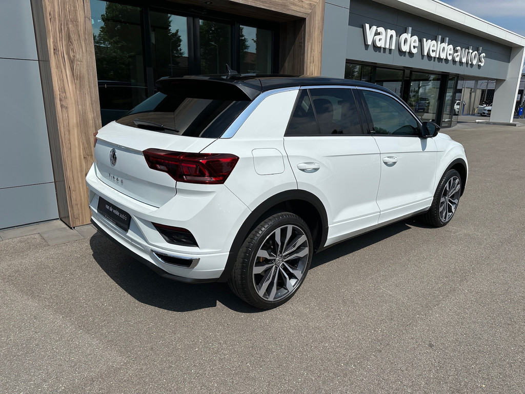 tweedehands Volkswagen T-Roc 1.5 TSI 150pk DSG R-line | 19 inch | Led | Trekhaak | Virtual cockpit | Carplay | Rijklaar incl. 1 jaar Bovag garantie   – beschikbaar bij Van de Velde Auto’s
