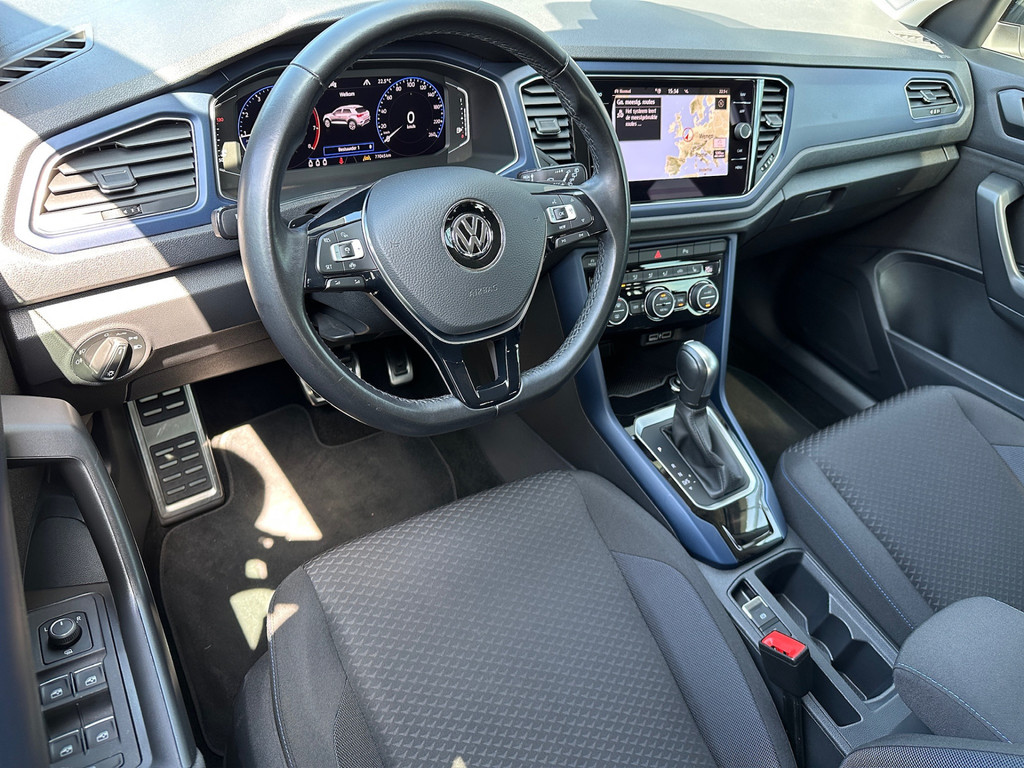 tweedehands Volkswagen T-Roc 1.5 TSI 150pk DSG R-line | 19 inch | Led | Trekhaak | Virtual cockpit | Carplay | Rijklaar incl. 1 jaar Bovag garantie   – beschikbaar bij Van de Velde Auto’s