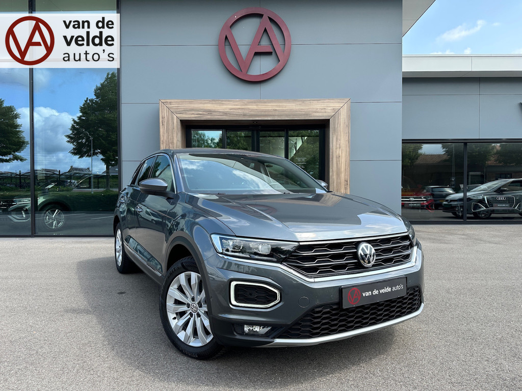 tweedehands Volkswagen T-Roc 1.5 TSI 150pk Sport | Led | Dode hoek | Trekhaak | Carplay | incl. 1 jaar Bovag garantie   – beschikbaar bij Van de Velde Auto’s