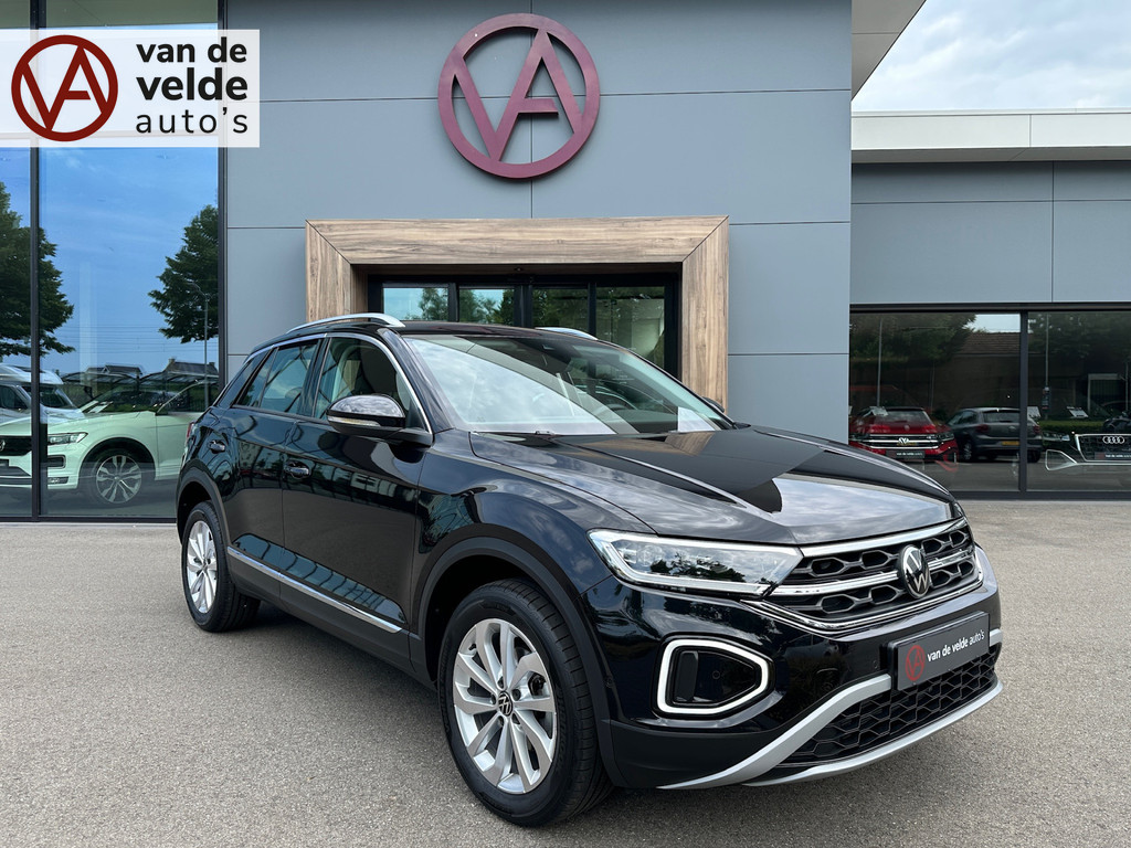 tweedehands Volkswagen T-Roc 1.5 TSI 150pk DSG Style Carplay | Camera | Keyless | Elek. Achterklep | Rijklaar incl. garantie   – beschikbaar bij Van de Velde Auto’s