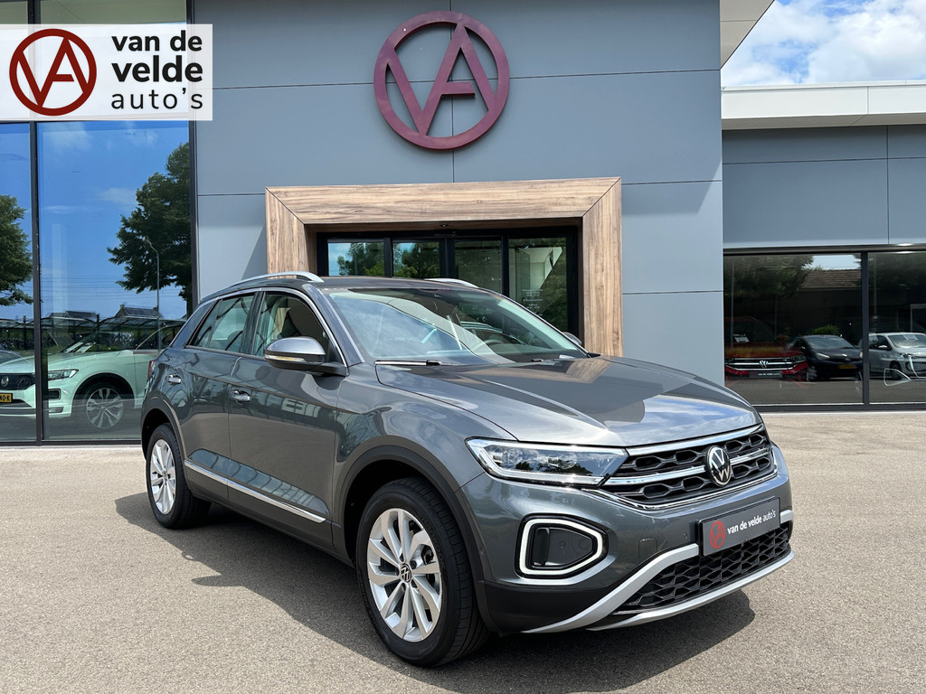 tweedehands Volkswagen T-Roc 1.5 TSI 150pk DSG Style Carplay | Camera | Keyless | Elek. Achterklep | Rijklaar incl. garantie   – beschikbaar bij Van de Velde Auto’s