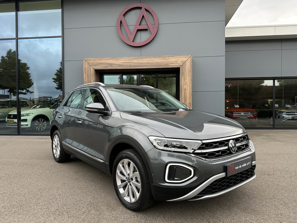 tweedehands Volkswagen T-Roc 1.5 TSI 150pk DSG Style Carplay | Camera | Keyless | Elek. Achterklep | Rijklaar incl. garantie   – beschikbaar bij Van de Velde Auto’s