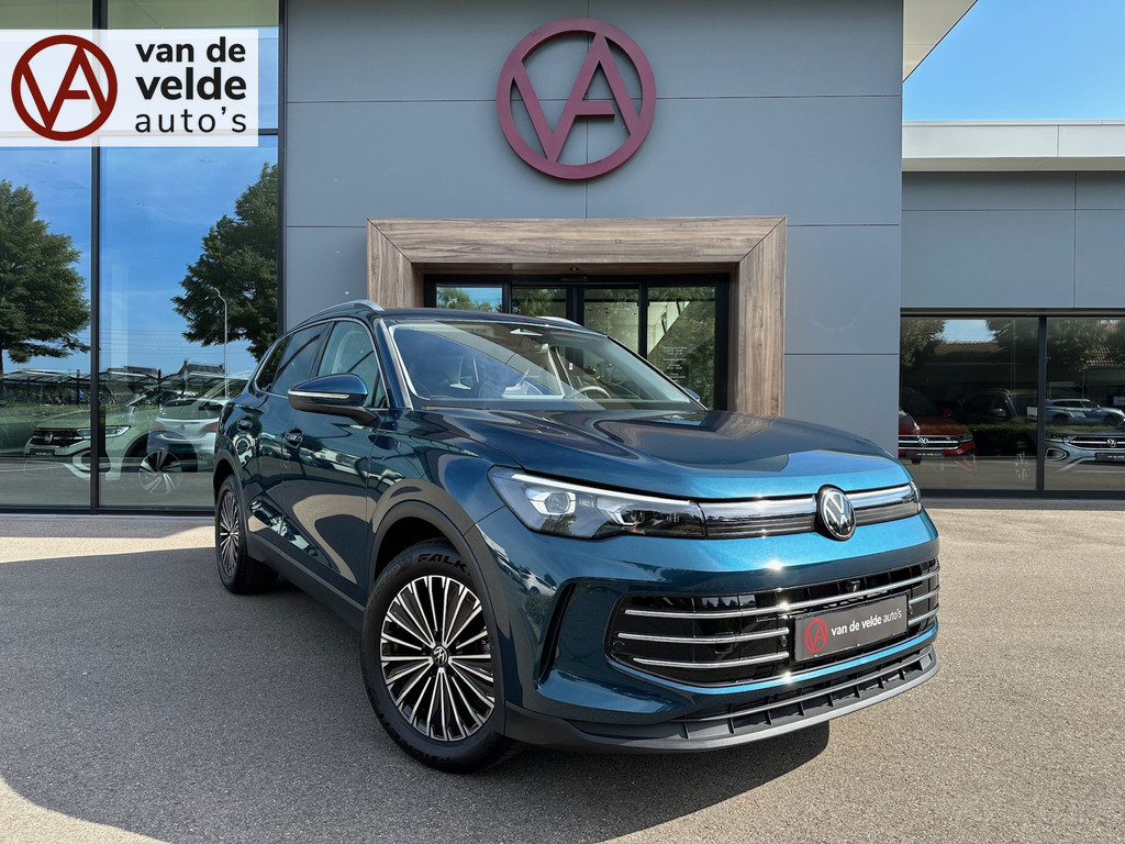 tweedehands Volkswagen Tiguan 1.5 eTSI 150pk DSG Elegance | 360 Camera | Trekhaak | Dode hoek | Elek. klep | Rijklaar incl. garantie   – beschikbaar bij Van de Velde Auto’s