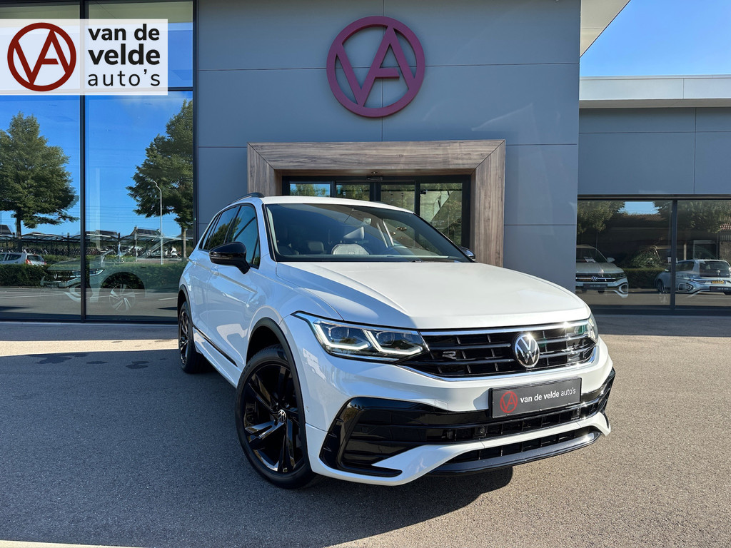 tweedehands Volkswagen Tiguan 1.4 TSI eHybrid 245pk R-Line | Black Style | Trekhaak | Camera | Elek. Achterklep | Carplay | Dode hoek | Rijklaar incl. garanti   – beschikbaar bij Van de Velde Auto’s