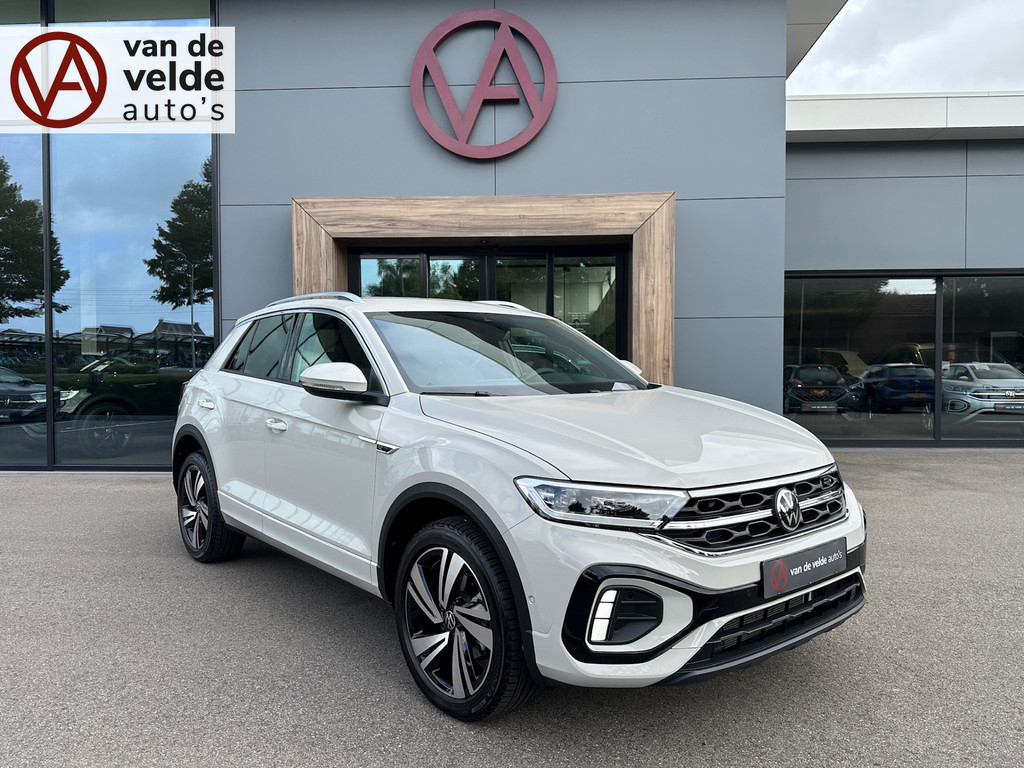tweedehands Volkswagen T-Roc 1.5 TSI 150pk DSG R-Line | Camera | Keyless | Elek. Achterklep | Dode hoek | Rijklaar incl. 1 jaar Bovag garantie   – beschikbaar bij Van de Velde Auto’s