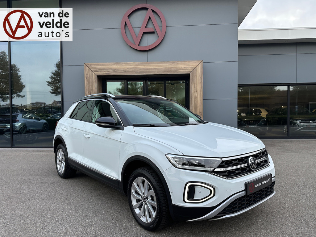 tweedehands Volkswagen T-Roc 1.5 TSI 150pk DSG Style | Trekhaak | Navi | IQ light | Adapt. Cruise | Rijklaar incl. garantie   – beschikbaar bij Van de Velde Auto’s