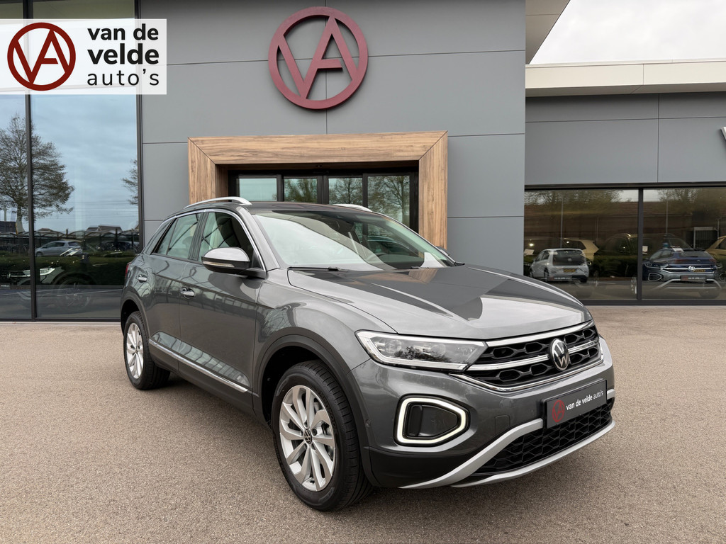 tweedehands Volkswagen T-Roc 1.5 TSI 150pk DSG Style | Dode hoek | Camera | Keyless | Elek. Achterklep | Rijklaar incl. garantie   – beschikbaar bij Van de Velde Auto’s