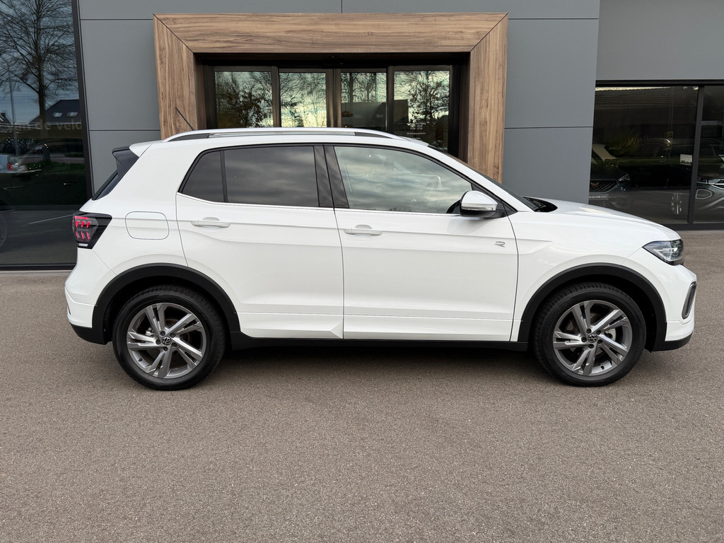 tweedehands Volkswagen T-Cross 1.0 TSI DSG R-Line | Camera | Trekhaak | Led gril | 4-season | Carplay | Rijklaar incl. garantie   – beschikbaar bij Van de Velde Auto’s