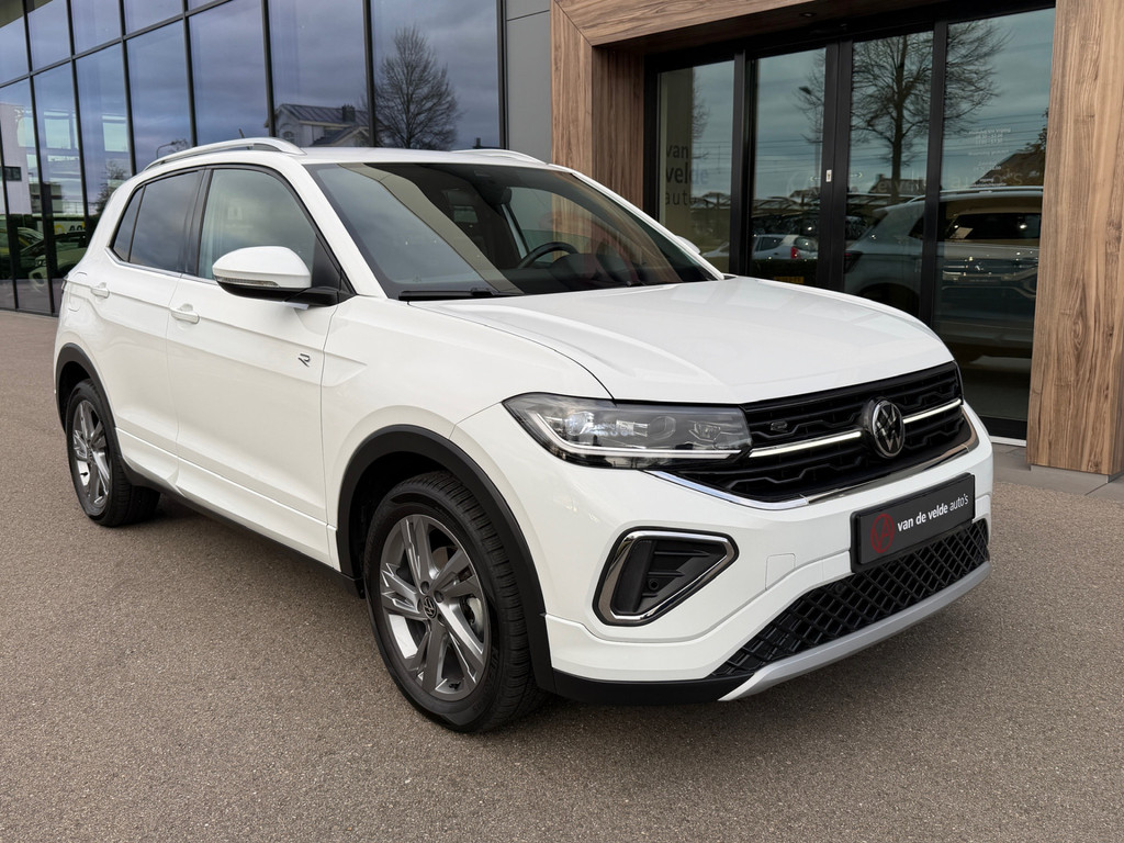 tweedehands Volkswagen T-Cross 1.0 TSI DSG R-Line | Camera | Trekhaak | Led gril | 4-season | Carplay | Rijklaar incl. garantie   – beschikbaar bij Van de Velde Auto’s