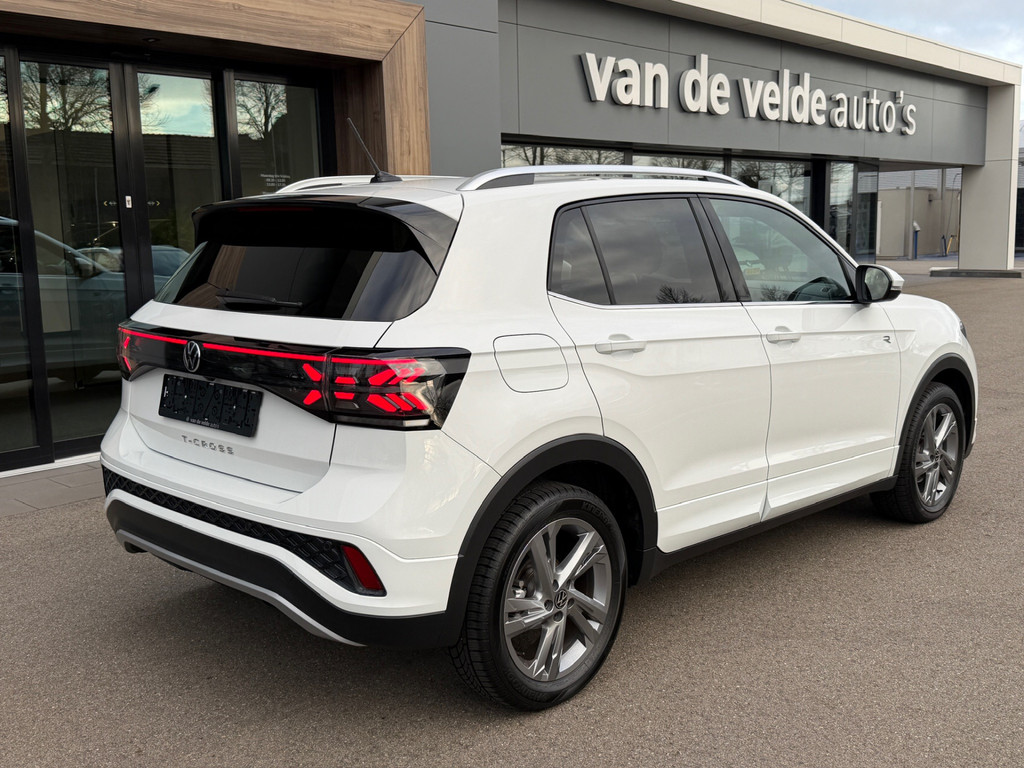 tweedehands Volkswagen T-Cross 1.0 TSI DSG R-Line | Camera | Trekhaak | Led gril | 4-season | Carplay | Rijklaar incl. garantie   – beschikbaar bij Van de Velde Auto’s