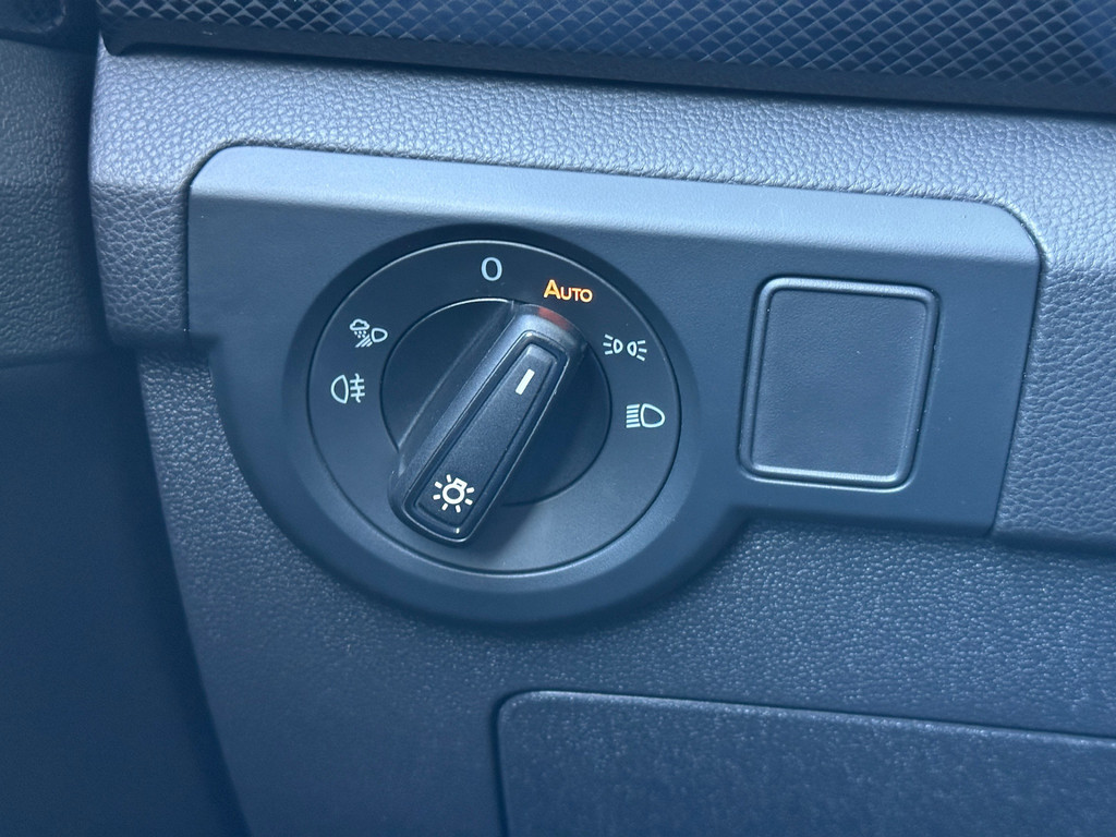 tweedehands Volkswagen T-Cross 1.0 TSI DSG R-Line | Camera | Trekhaak | Led gril | 4-season | Carplay | Rijklaar incl. garantie   – beschikbaar bij Van de Velde Auto’s