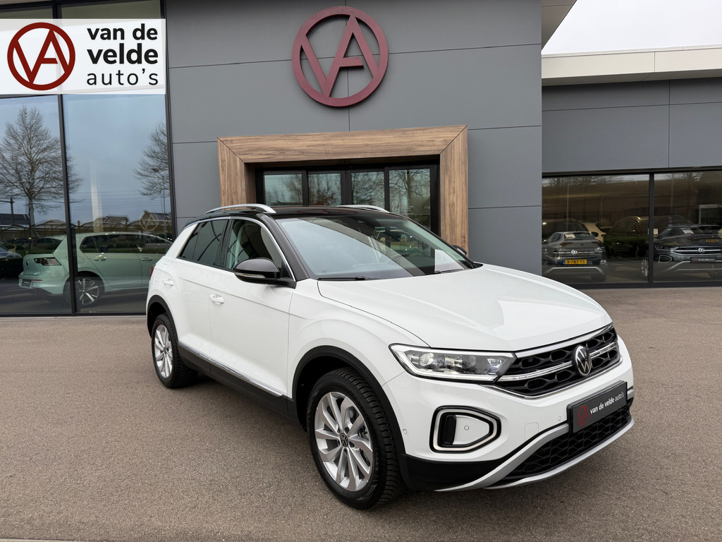 tweedehands Volkswagen T-Roc 1.5 TSI 150pk DSG Style | Trekhaak | Navi | IQ light | Adapt. Cruise | Rijklaar incl. garantie   – beschikbaar bij Van de Velde Auto’s