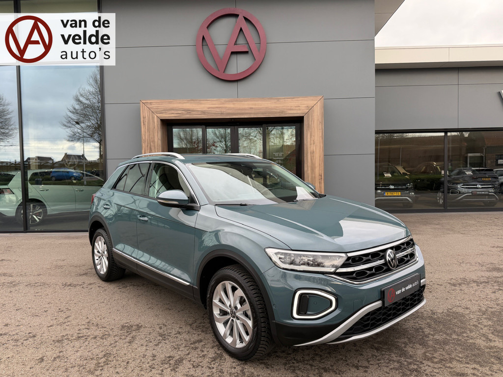 tweedehands Volkswagen T-Roc 1.5 TSI 150pk DSG Style | Navi | Camera | Ergo stoel | Rijklaar incl. garantie   – beschikbaar bij Van de Velde Auto’s