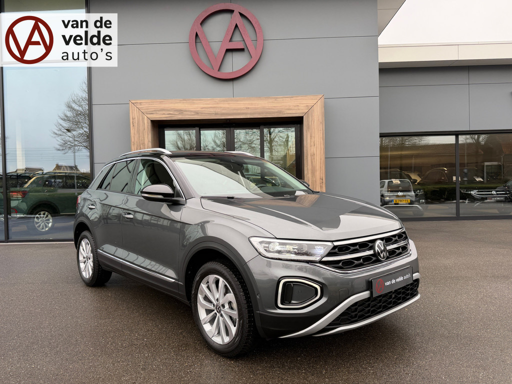 tweedehands Volkswagen T-Roc 1.5 TSI 150pk DSG Style | Trekhaak | Navi | IQ light | Adapt. Cruise | Rijklaar incl. garantie   – beschikbaar bij Van de Velde Auto’s