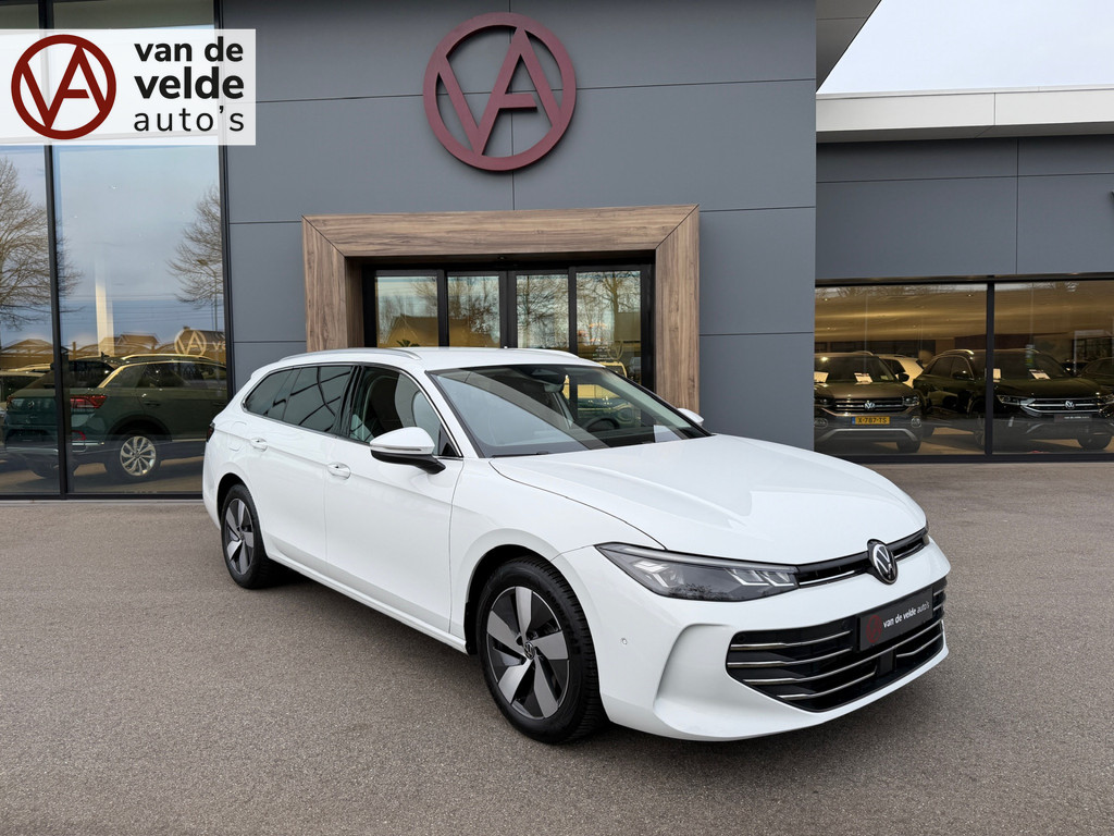 tweedehands Volkswagen Passat Variant 1.5 eHybrid Business | Dode hoek | Camera | Trekhaak | Head-up | Rijklaar incl. 1 jaar Bovag garantie   – beschikbaar bij Van de Velde Auto’s