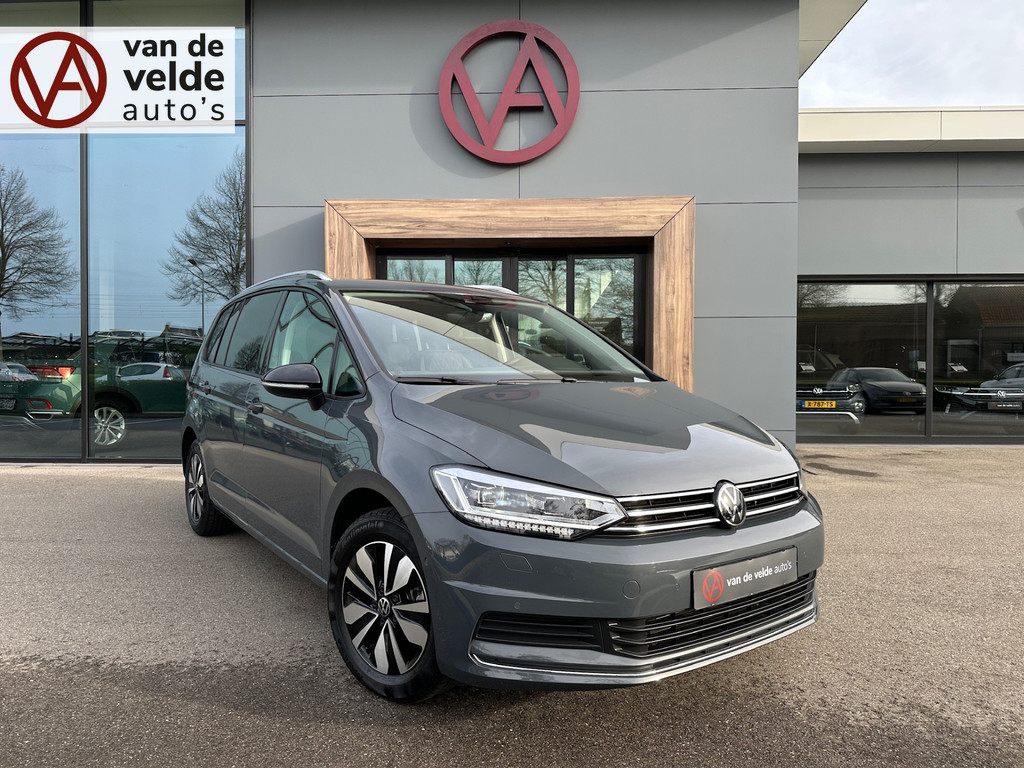 tweedehands Volkswagen Touran 1.5 TSI 150pk DSG Goal 7-persoons | Trekhaak | Dode hoek | Elek. Achterklep | Led | Rijklaar incl. garantie   – beschikbaar bij Van de Velde Auto’s