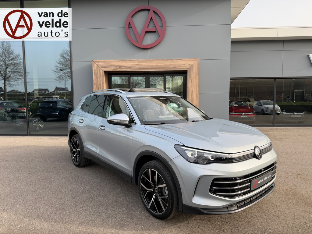 tweedehands Volkswagen Tiguan 1.5 eHybrid Elegance | Panoramadak | IQ light | 20 inch velgen | Trekhaak | 360 Camera | Rijklaar incl. garantie   – beschikbaar bij Van de Velde Auto’s