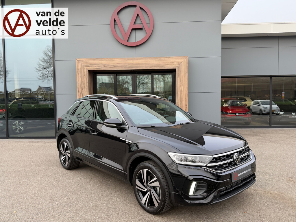 tweedehands Volkswagen T-Roc 1.5 TSI 150pk DSG R-Line | Camera | Keyless | Elek. Achterklep | Dode hoek | Rijklaar incl. 1 jaar Bovag garantie   – beschikbaar bij Van de Velde Auto’s