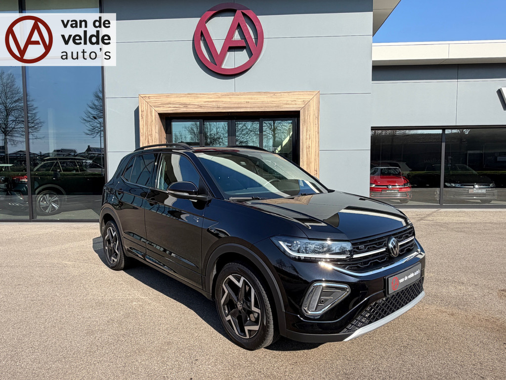 tweedehands Volkswagen T-Cross 1.5 TSI 150pk DSG R-Line | Camera | Trekhaak | Navi | IQ light | Rijklaar incl. garantie   – beschikbaar bij Van de Velde Auto’s