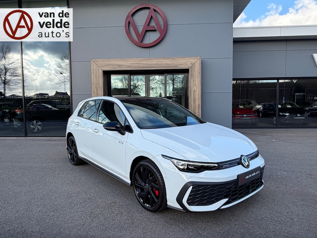 tweedehands Volkswagen Golf 1.5 eHybrid GTE 272pk | Black Style | 360 Camera | IQ light | Keyless | Head-up | Rijklaar incl. garantie   – beschikbaar bij Van de Velde Auto’s