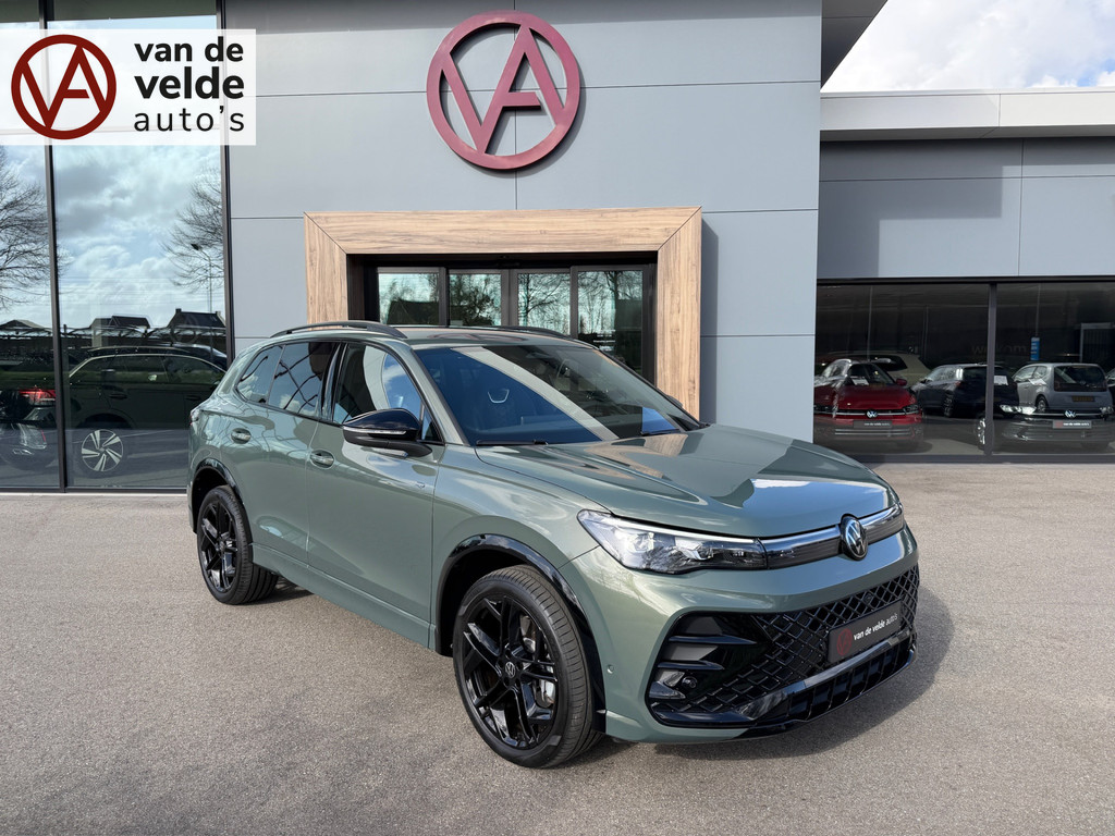tweedehands Volkswagen Tiguan 1.5 eHybrid R-Line | Black line | 360 Camera | Trekhaak | Dode hoek | IQ light | Elek. klep | Rijklaar incl. garantie   – beschikbaar bij Van de Velde Auto’s