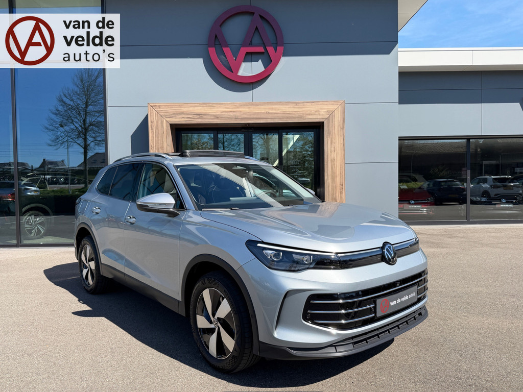 tweedehands Volkswagen Tiguan 1.5 eHybrid Elegance | Panoramadak | IQ light | Dode hoek | Trekhaak | 360 Camera | Rijklaar incl. garantie   – beschikbaar bij Van de Velde Auto’s