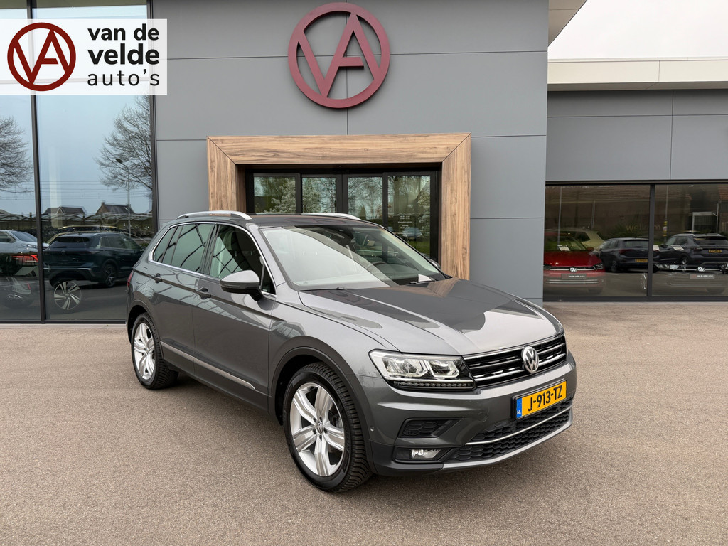 tweedehands Volkswagen Tiguan 1.5 TSI ACT 150pk DSG Highline | Camera | Virtual | Trekhaak | Keyless | Elek. Achterklep | Carplay | Rijklaar incl. 1 jaar Bova   – beschikbaar bij Van de Velde Auto’s