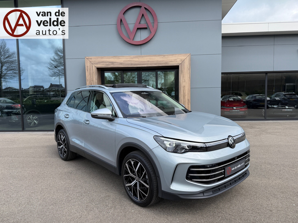 tweedehands Volkswagen Tiguan 1.5 eHybrid Elegance 204pk | Panoramadak | Trekhaak | 20" Velgen | 360 Camera | Dode hoek | Elek. klep | incl. verlengde garanti   – beschikbaar bij Van de Velde Auto’s