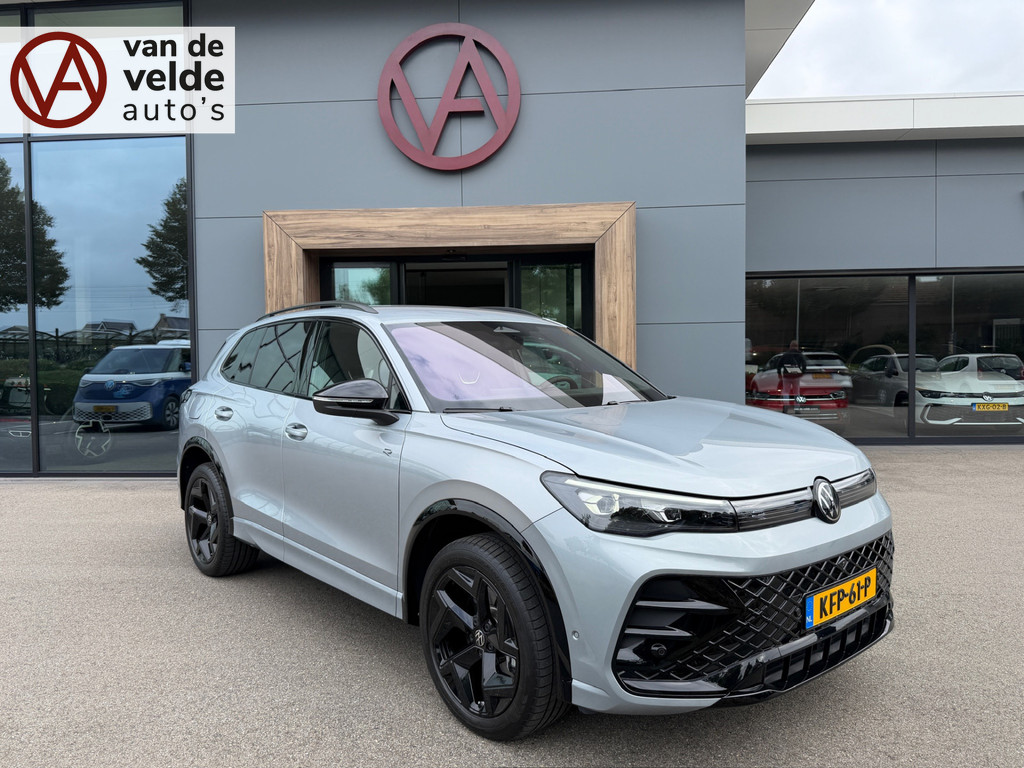 tweedehands Volkswagen Tiguan 1.5 eHybrid R-Line | Black line | 360 Camera | Trekhaak | Dode hoek | IQ light | Elek. klep | Rijklaar incl. garantie   – beschikbaar bij Van de Velde Auto’s