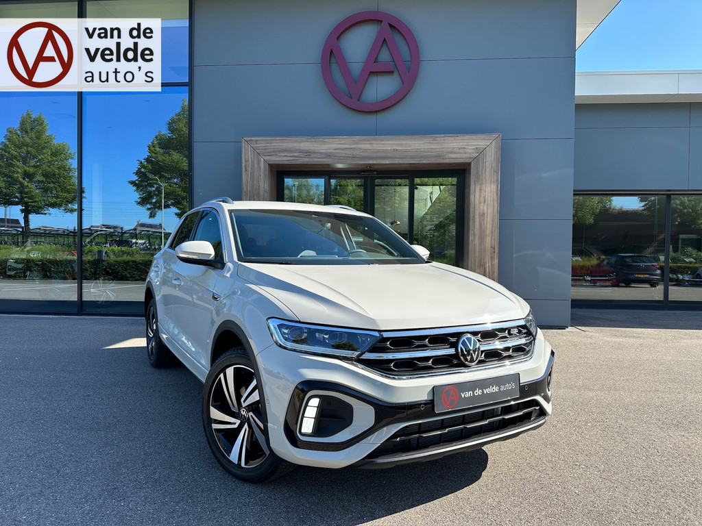 tweedehands Volkswagen T-Roc 1.5 TSI 150pk DSG R-Line | Camera | Keyless | Elek. Achterklep | Dode hoek | Rijklaar incl. 1 jaar Bovag garantie   – beschikbaar bij Van de Velde Auto’s