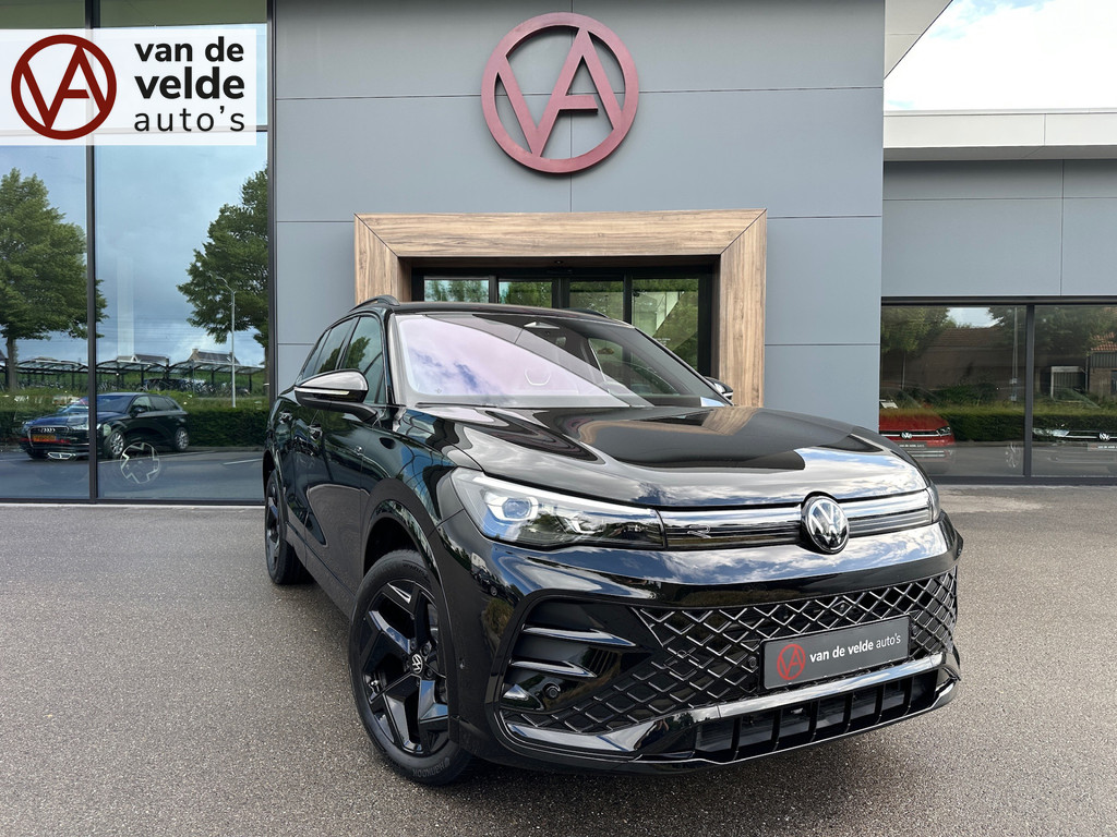 tweedehands Volkswagen Tiguan 1.5 eHybrid R-Line | Black line | 360 Camera | Harman/Kardon | Trekhaak | Dode hoek | IQ light | Elek. klep | Rijklaar incl. gar   – beschikbaar bij Van de Velde Auto’s