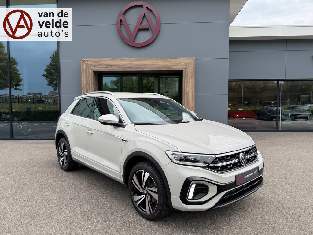 tweedehands Volkswagen T-Roc 1.5 TSI 150pk DSG R-Line | Camera | Keyless | Elek. Achterklep | Dode hoek | Rijklaar incl. 1 jaar Bovag garantie   – beschikbaar bij Van de Velde Auto’s