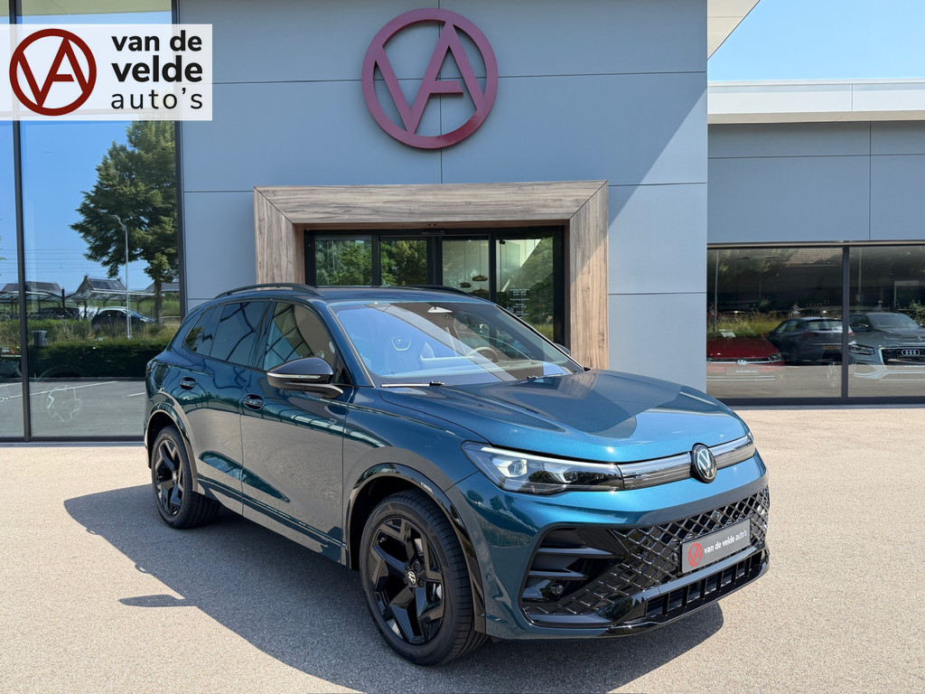 tweedehands Volkswagen Tiguan 1.5 eTSI 150pk DSG R-Line | Black line | 360 Camera | Standkachel | Head up | Dode hoek | IQ light | Rijklaar incl. garantie   – beschikbaar bij Van de Velde Auto’s
