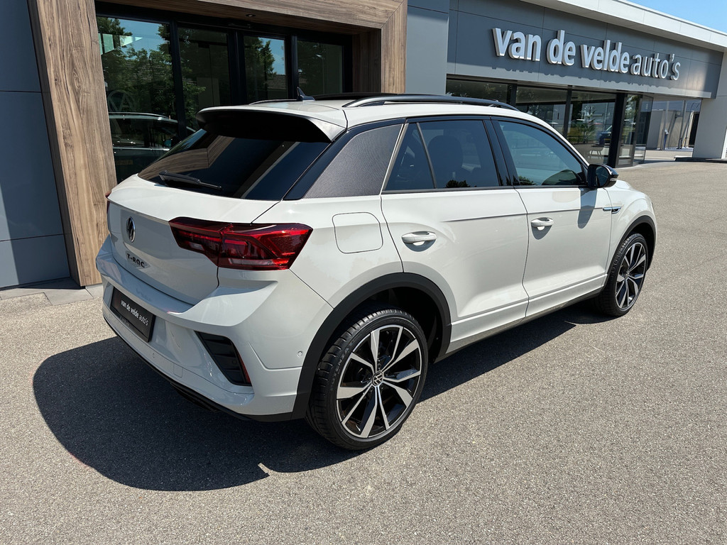 tweedehands Volkswagen T-Roc 1.5 TSI 150pk DSG R-Line | Black Style | Panoramadak | Camera | Keyless | Elek. Achterklep | Dode hoek | Rijklaar incl. 1 jaar B   – beschikbaar bij Van de Velde Auto’s
