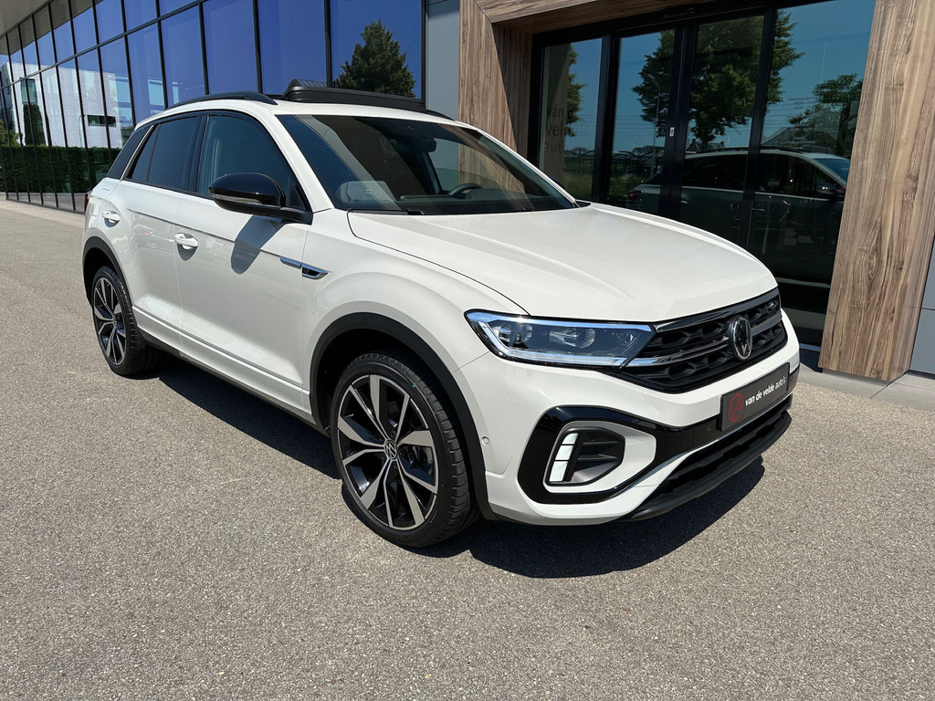 tweedehands Volkswagen T-Roc 1.5 TSI 150pk DSG R-Line | Black Style | Panoramadak | Camera | Keyless | Elek. Achterklep | Dode hoek | Rijklaar incl. 1 jaar B   – beschikbaar bij Van de Velde Auto’s
