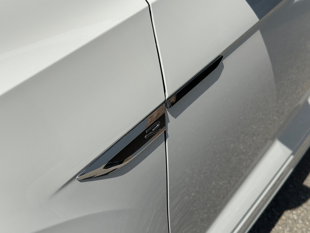 tweedehands Volkswagen T-Roc 1.5 TSI 150pk DSG R-Line | Black Style | Panoramadak | Camera | Keyless | Elek. Achterklep | Dode hoek | Rijklaar incl. 1 jaar B   – beschikbaar bij Van de Velde Auto’s