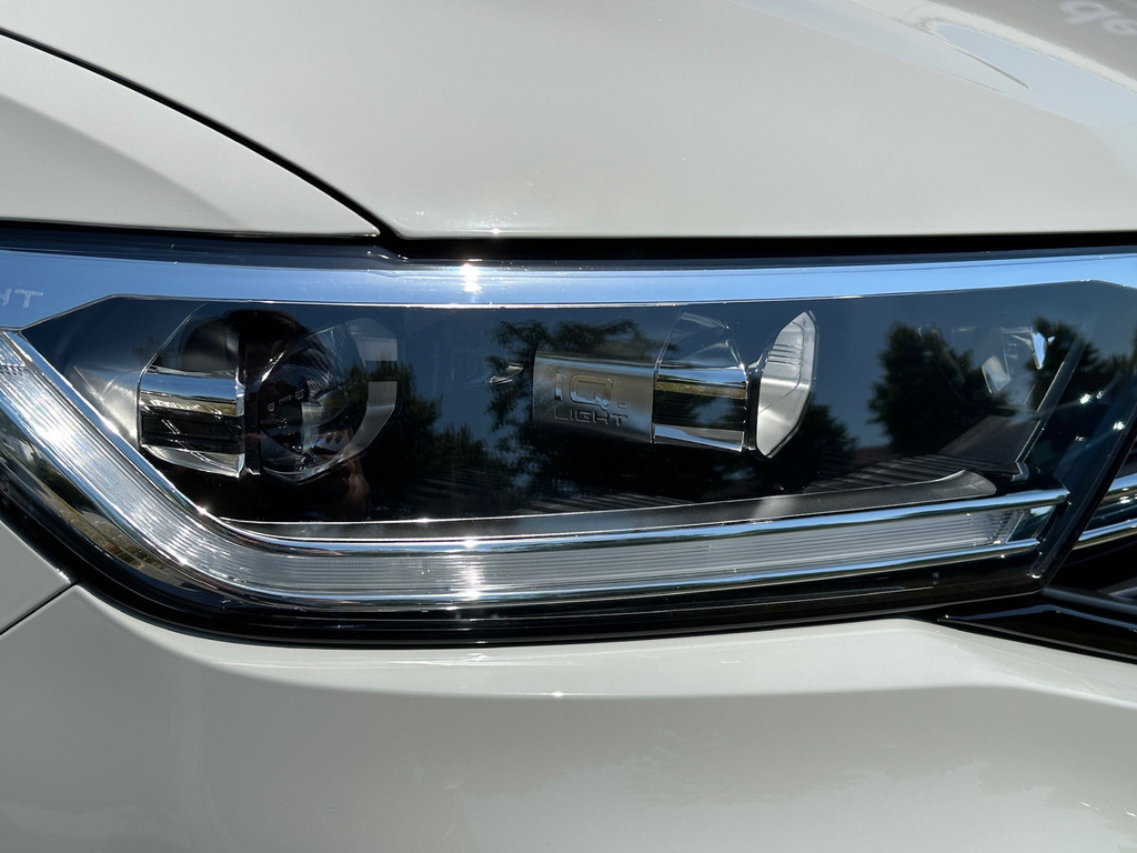 tweedehands Volkswagen T-Roc 1.5 TSI 150pk DSG R-Line | Black Style | Panoramadak | Camera | Keyless | Elek. Achterklep | Dode hoek | Rijklaar incl. 1 jaar B   – beschikbaar bij Van de Velde Auto’s