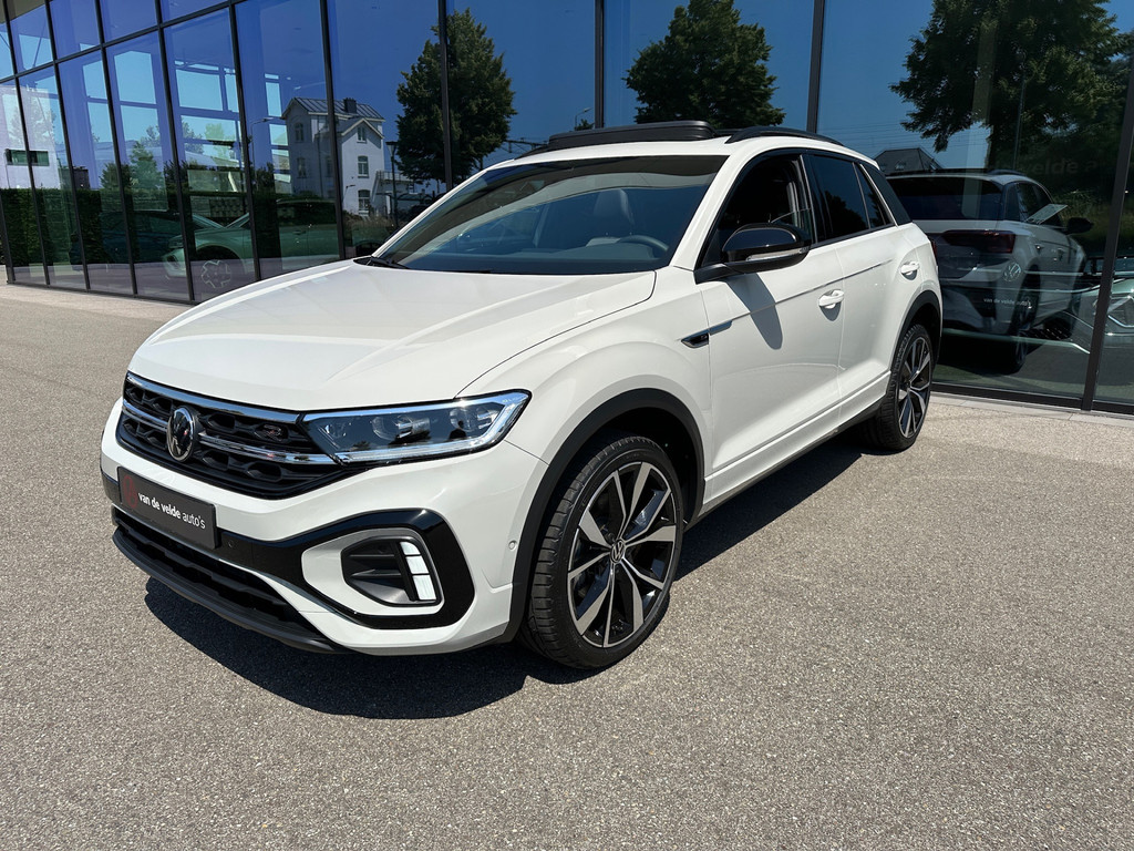 tweedehands Volkswagen T-Roc 1.5 TSI 150pk DSG R-Line | Black Style | Panoramadak | Camera | Keyless | Elek. Achterklep | Dode hoek | Rijklaar incl. 1 jaar B   – beschikbaar bij Van de Velde Auto’s