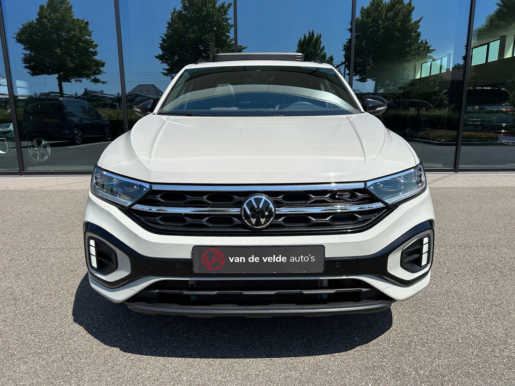 tweedehands Volkswagen T-Roc 1.5 TSI 150pk DSG R-Line | Black Style | Panoramadak | Camera | Keyless | Elek. Achterklep | Dode hoek | Rijklaar incl. 1 jaar B   – beschikbaar bij Van de Velde Auto’s