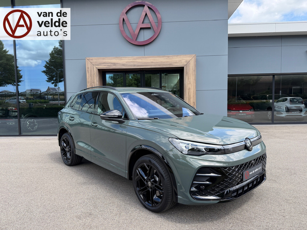 tweedehands Volkswagen Tiguan 1.5 eHybrid R-Line | Black line | Leder | Head up | 360 Camera | 20 Inch | Trekhaak | Dode hoek | IQ light | Elek. klep | Rijkla   – beschikbaar bij Van de Velde Auto’s
