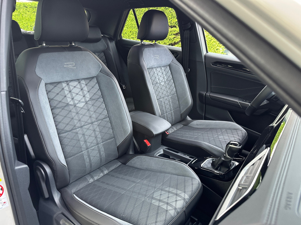 tweedehands Volkswagen T-Roc 1.5 TSI 150pk DSG R-Line | Camera | Keyless | Elek. Achterklep | Dode hoek | Rijklaar incl. 1 jaar Bovag garantie   – beschikbaar bij Van de Velde Auto’s