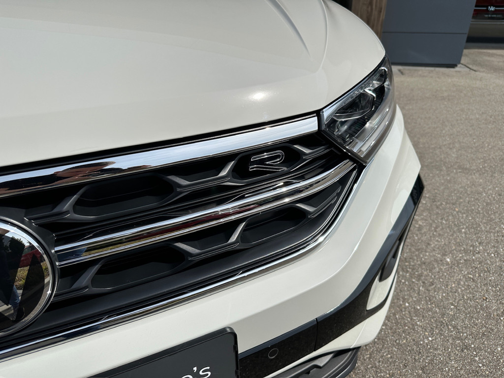 tweedehands Volkswagen T-Roc 1.5 TSI 150pk DSG R-Line | Camera | Keyless | Elek. Achterklep | Dode hoek | Rijklaar incl. 1 jaar Bovag garantie   – beschikbaar bij Van de Velde Auto’s