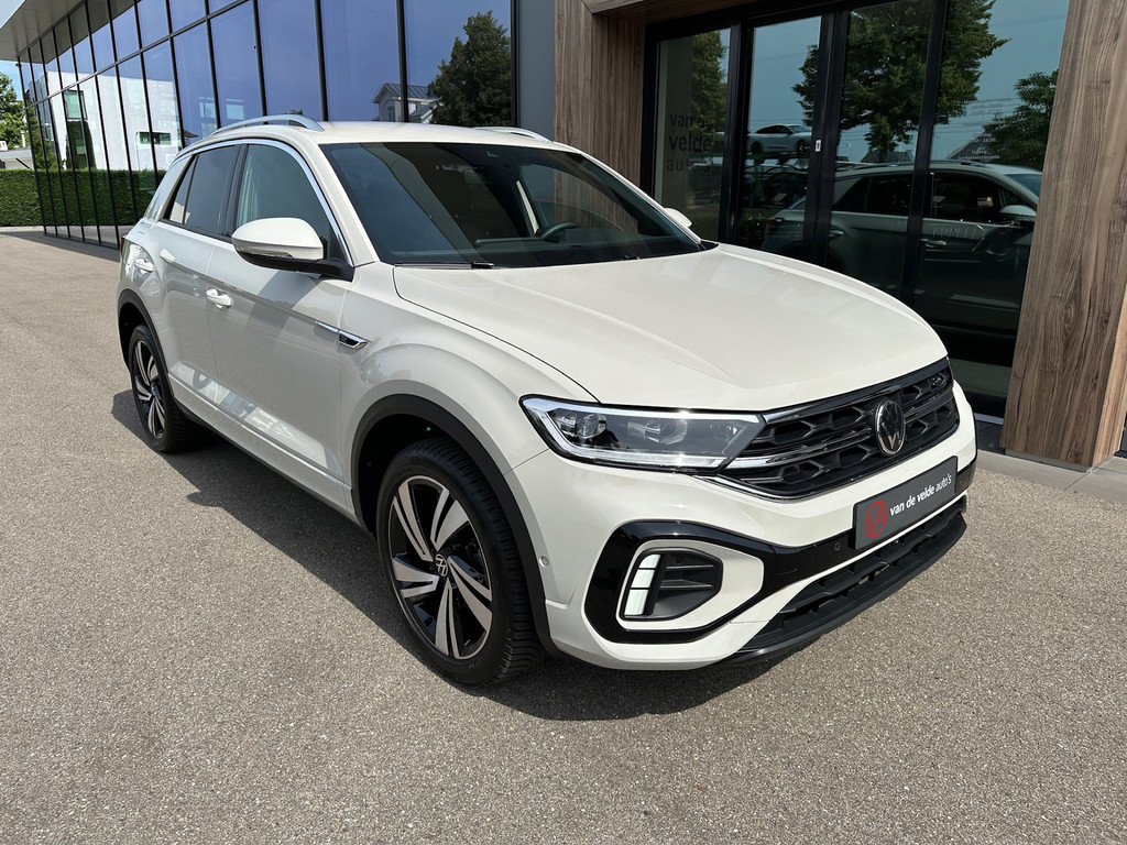 tweedehands Volkswagen T-Roc 1.5 TSI 150pk DSG R-Line | Camera | Keyless | Elek. Achterklep | Dode hoek | Rijklaar incl. 1 jaar Bovag garantie   – beschikbaar bij Van de Velde Auto’s
