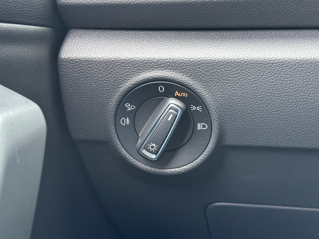 tweedehands Volkswagen T-Roc 1.5 TSI 150pk DSG R-Line | Camera | Keyless | Elek. Achterklep | Dode hoek | Rijklaar incl. 1 jaar Bovag garantie   – beschikbaar bij Van de Velde Auto’s