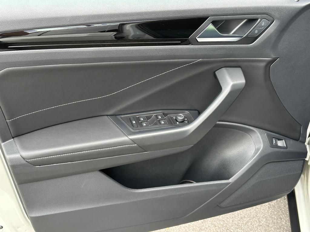 tweedehands Volkswagen T-Roc 1.5 TSI 150pk DSG R-Line | Camera | Keyless | Elek. Achterklep | Dode hoek | Rijklaar incl. 1 jaar Bovag garantie   – beschikbaar bij Van de Velde Auto’s